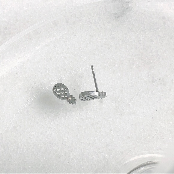 Pineapple stainless steel stud earrings - Picture 2 of 9